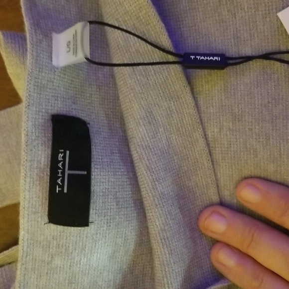 Tahari Viscose Blend swoop neck bloom sleeve gray size Large - Picture 5 of 6